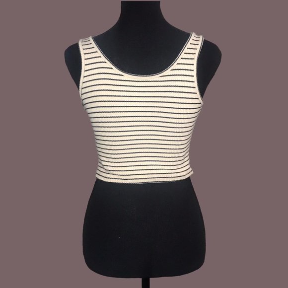 Knit Ribbed Crop Top - Picture 3 of 4